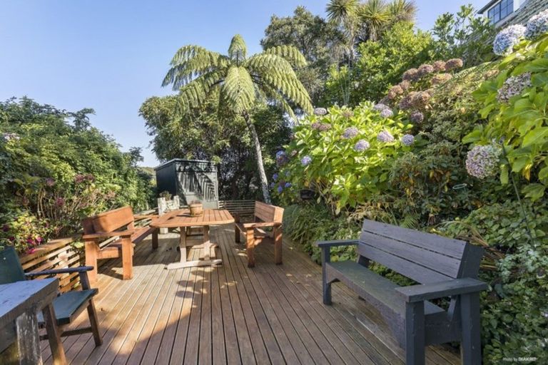 Photo of property in 42 Nicholson Road, Khandallah, Wellington, 6035