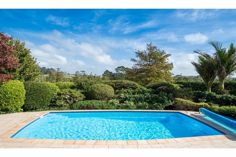 Photo of property in 220 Trigg Road, Kumeu, 0891