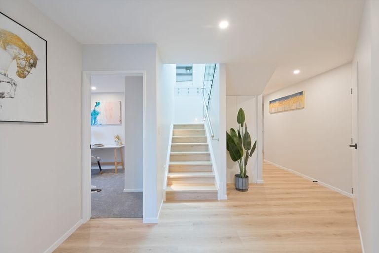 Photo of property in 10 Vino Cina Heights, Ranui, Auckland, 0612