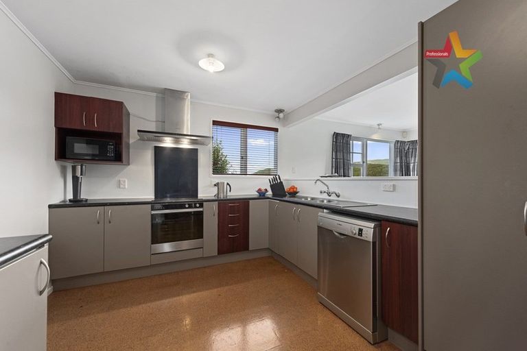 Photo of property in 63 Waipounamu Drive, Kelson, Lower Hutt, 5010