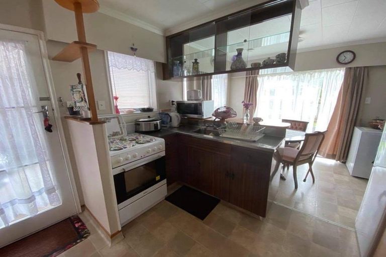 Photo of property in 2 Chartwell Drive, Eltham, 4322