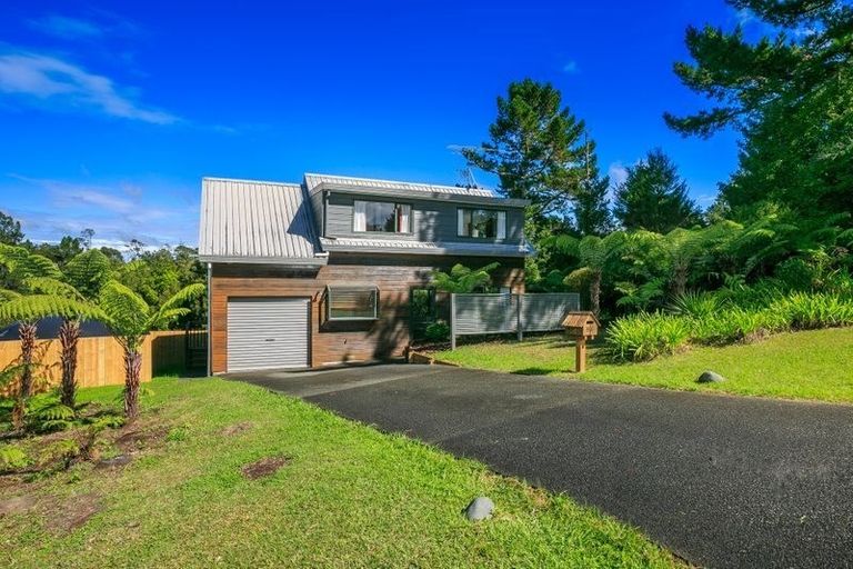 Photo of property in 9 Hobson Heights Road, Lucas Heights, Auckland, 0632