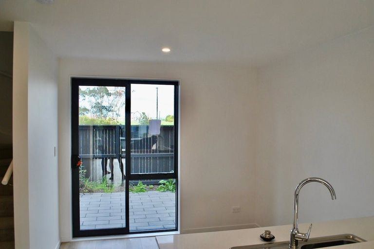 Photo of property in 5 Kaman Seasprite Road, Hobsonville, Auckland, 0616
