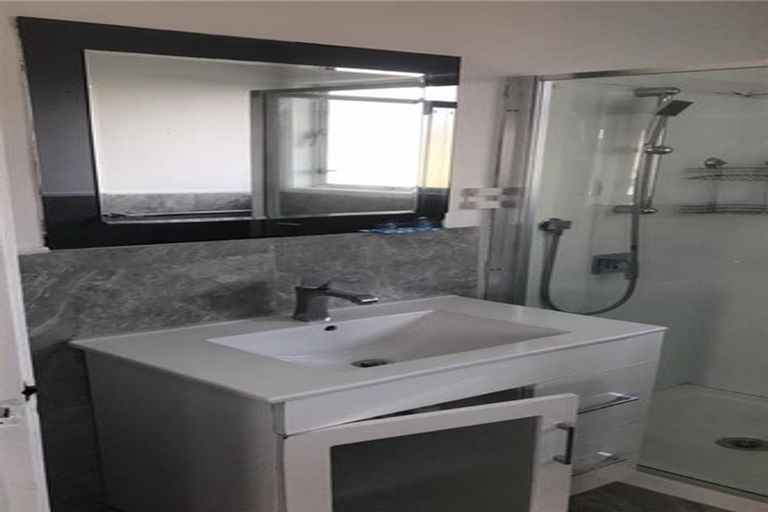 Photo of property in 49 Hyperion Drive, Randwick Park, Auckland, 2105