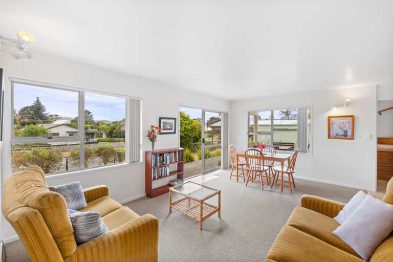 Photo of property in 14 Holiday Crescent, Mangawhai Heads, Mangawhai, 0505
