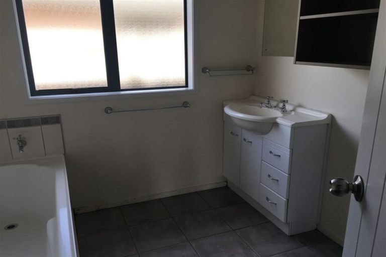 Photo of property in 34 Cholmondeley Crescent, Whitianga, 3510