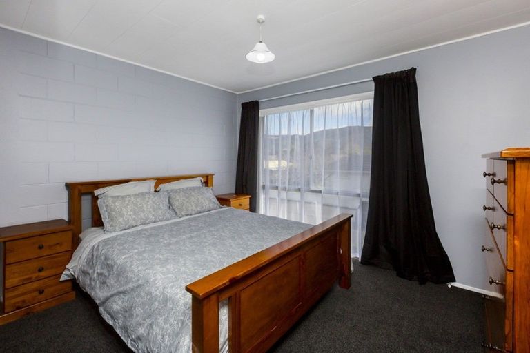 Photo of property in 9 Camp Street, Silverstream, Upper Hutt, 5019
