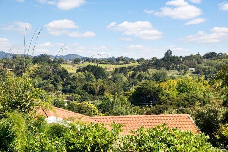 Photo of property in 310 Glengarry Road, Glen Eden, Auckland, 0602