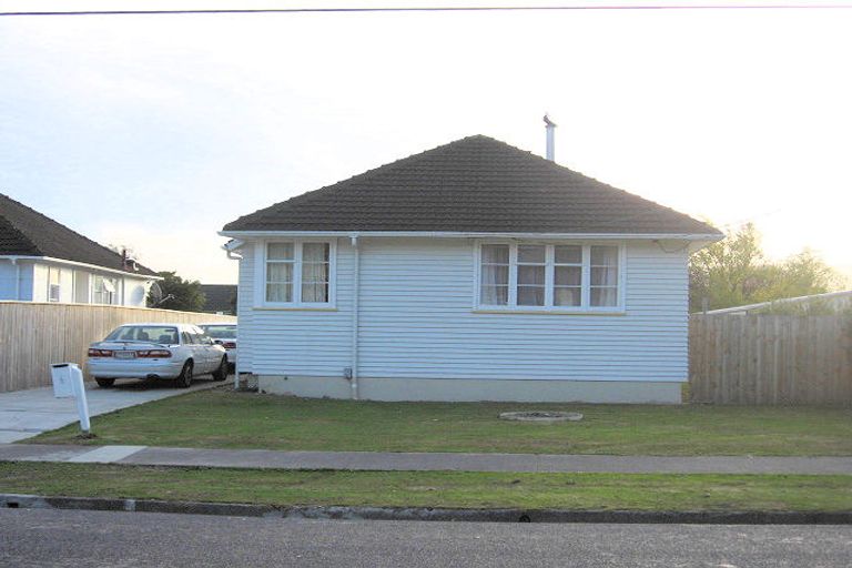 Photo of property in 6 Strand Crescent, Naenae, Lower Hutt, 5011