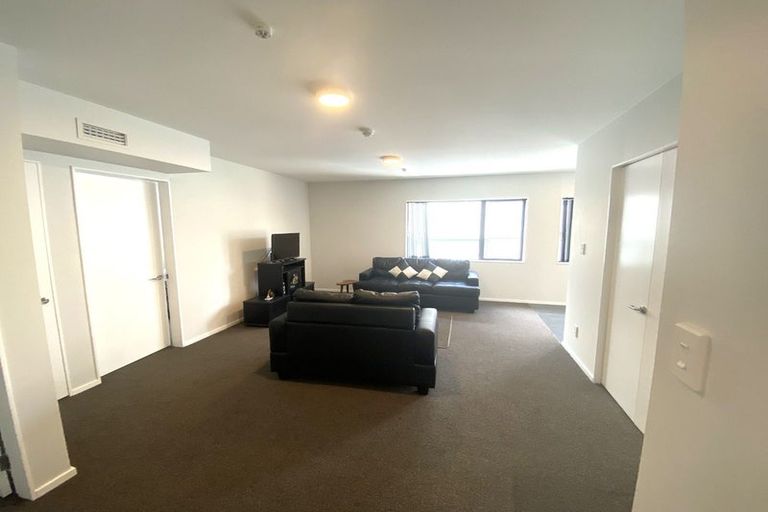 Photo of property in 1/232 Main Road, Tawa, Wellington, 5028