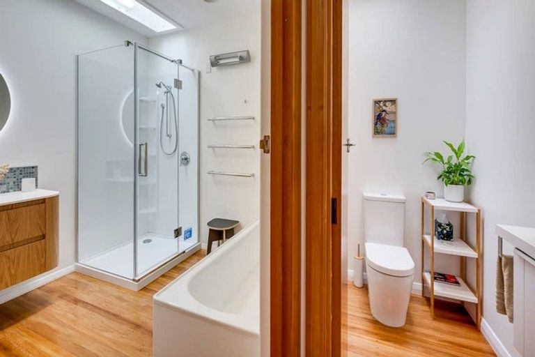 Photo of property in 10 North Terrace, Westshore, Napier, 4110