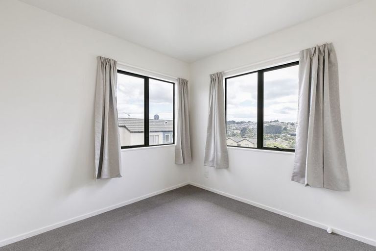 Photo of property in 13b Sunnydale Place, Oteha, Auckland, 0632
