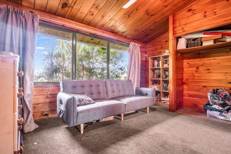 Photo of property in 27 Ray Small Drive, Papakura, 2110