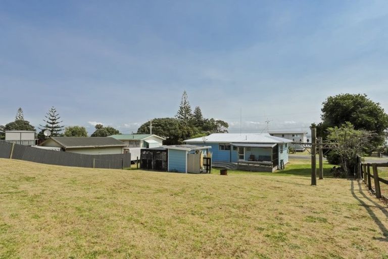 Photo of property in 615 Pukehina Parade, Pukehina, Te Puke, 3189