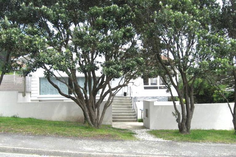 Photo of property in 30 Mantell Street, Seatoun, Wellington, 6022