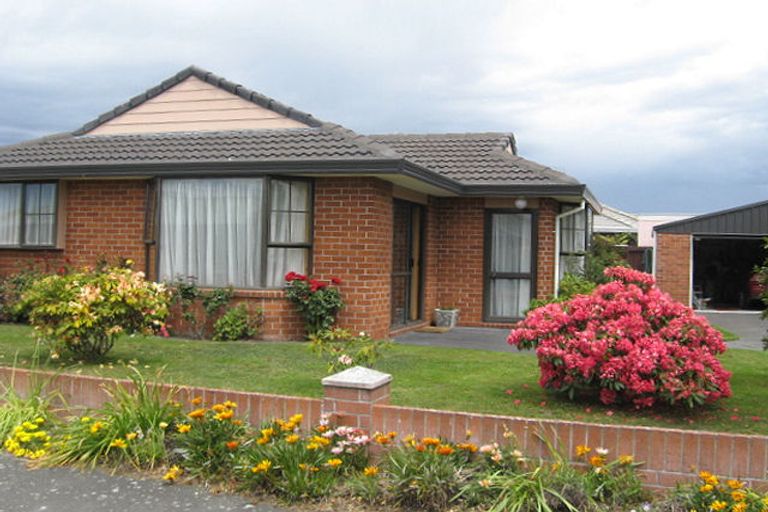 Photo of property in 2/41 Kildare Street, Northwood, Christchurch, 8051