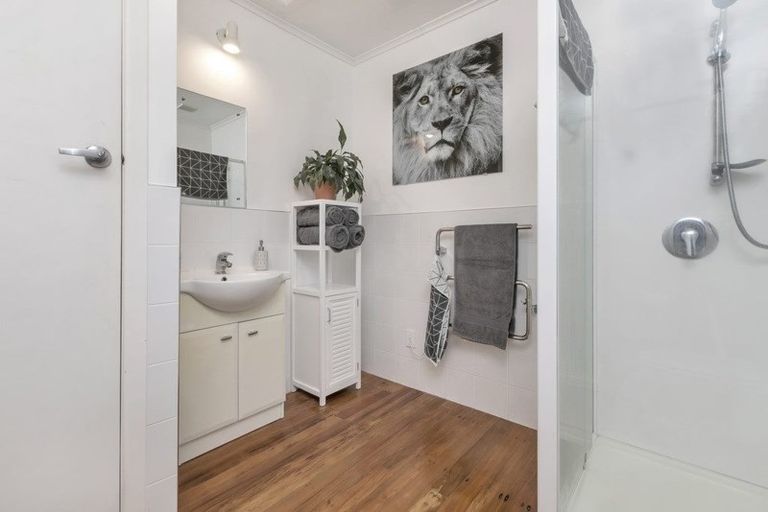 Photo of property in 1/68 Roseberry Avenue, Birkenhead, Auckland, 0626