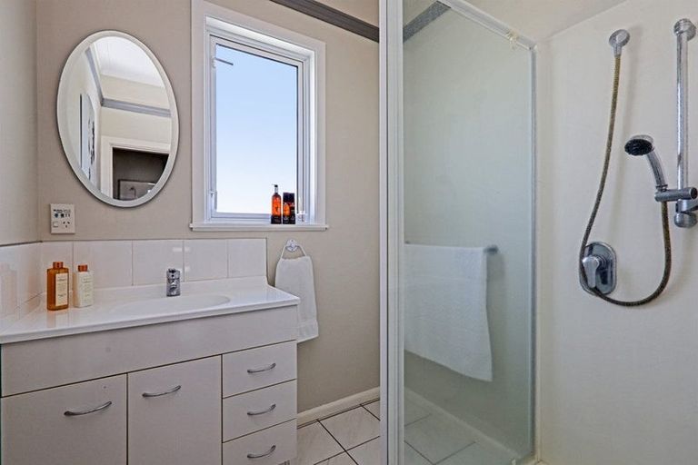 Photo of property in 215 Mayfair Avenue, Mayfair, Hastings, 4122