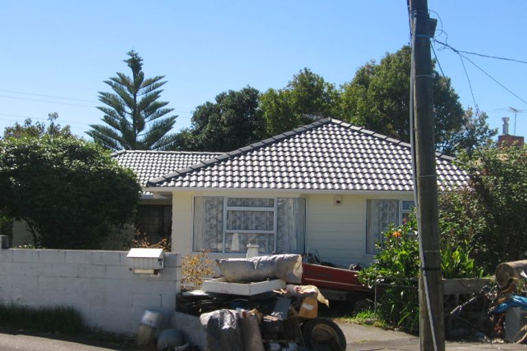 Photo of property in 21 Kelston Street, New Lynn, Auckland, 0600