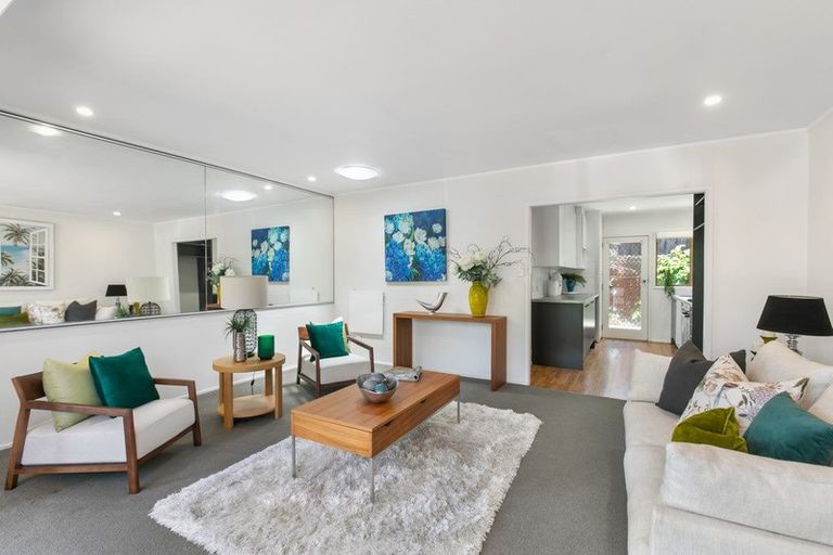 Photo of property in 2/83 Uxbridge Road, Cockle Bay, Auckland, 2014