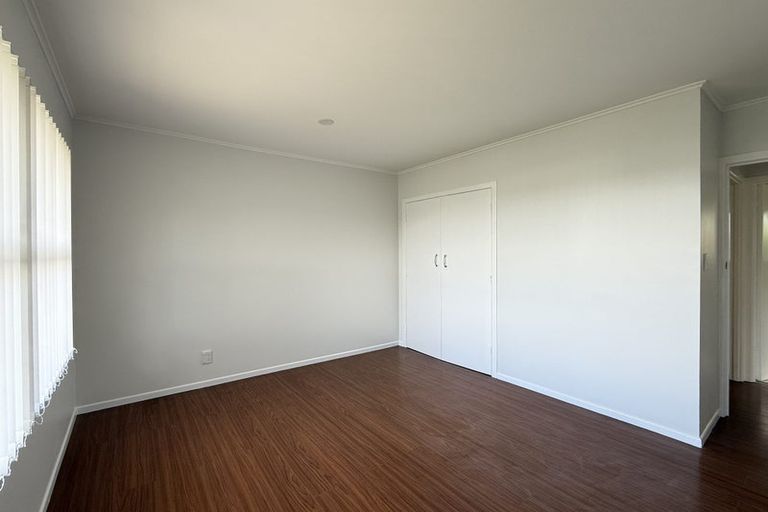 Photo of property in 1/40 Ocean View Road, Northcote, Auckland, 0627