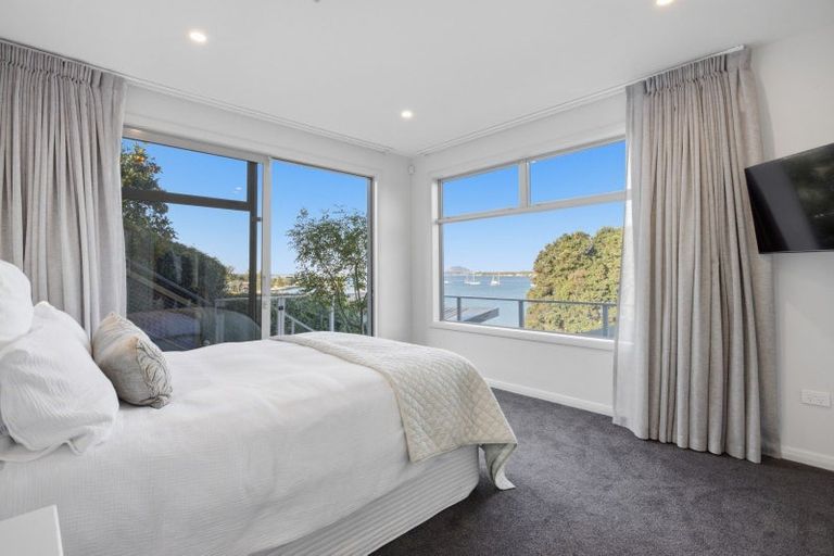 Photo of property in 57 Omokoroa Road, Omokoroa, 3114