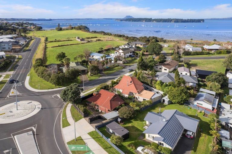 Photo of property in 2 Margaret Drive, Omokoroa, 3114