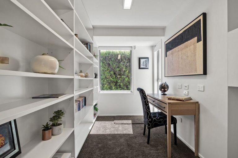 Photo of property in 468 Peninsula Road, Kelvin Heights, Queenstown, 9300