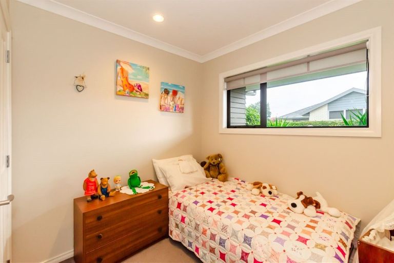 Photo of property in 34 Gandalf Crescent, Paraparaumu, 5032
