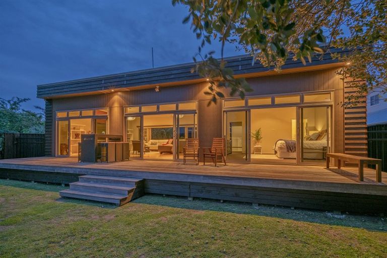 Photo of property in 16 Robinson Road, Whitianga, 3510