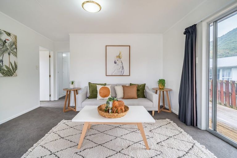 Photo of property in 37 Tacoma Drive, Totara Park, Upper Hutt, 5018