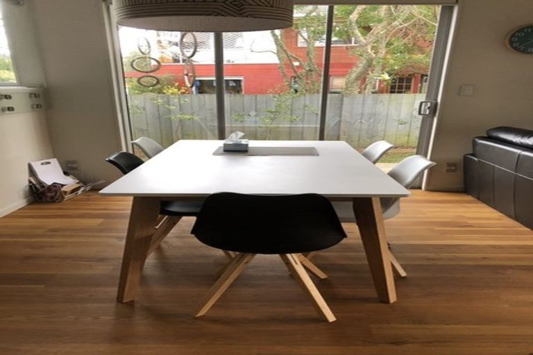 Photo of property in 17a Wyoming Avenue, Murrays Bay, Auckland, 0630