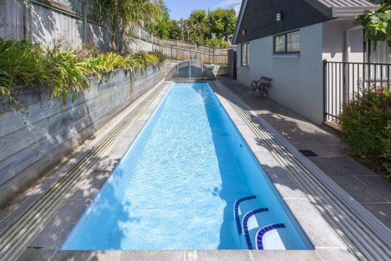 Photo of property in 2 Pukatea Close, Raumati Beach, Paraparaumu, 5032
