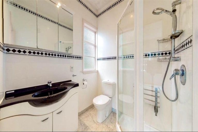 Photo of property in 6 Station Road, Khandallah, Wellington, 6035