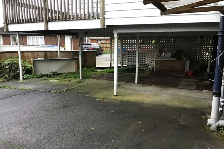 Photo of property in 30 Ellis Avenue, Mount Roskill, Auckland, 1041