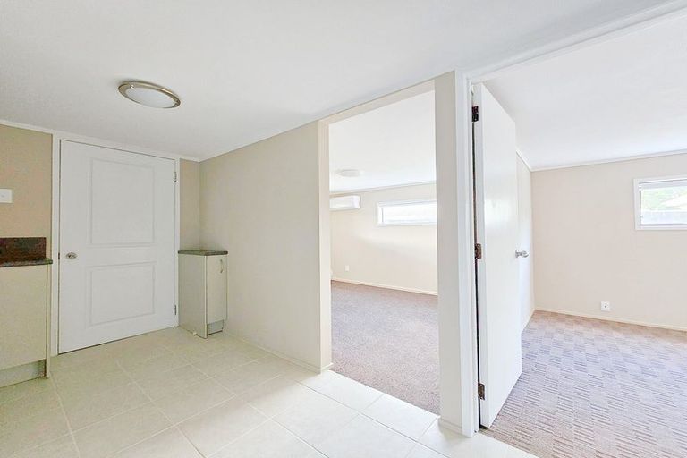 Photo of property in 6/125a Birkdale Road, Birkdale, Auckland, 0626