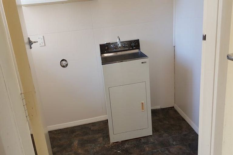 Photo of property in 23 Middlepark Road, Sockburn, Christchurch, 8042