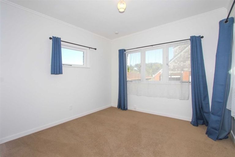 Photo of property in 1/58 Hillcrest Avenue, Hillcrest, Auckland, 0627