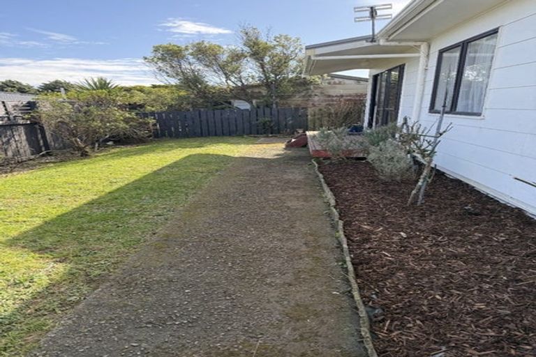 Photo of property in 1/20 Mandeville Crescent, Grenada Village, Wellington, 6037