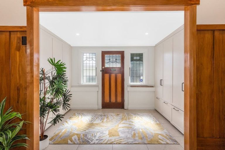 Photo of property in 49 Oroua Street, Eastbourne, Lower Hutt, 5013