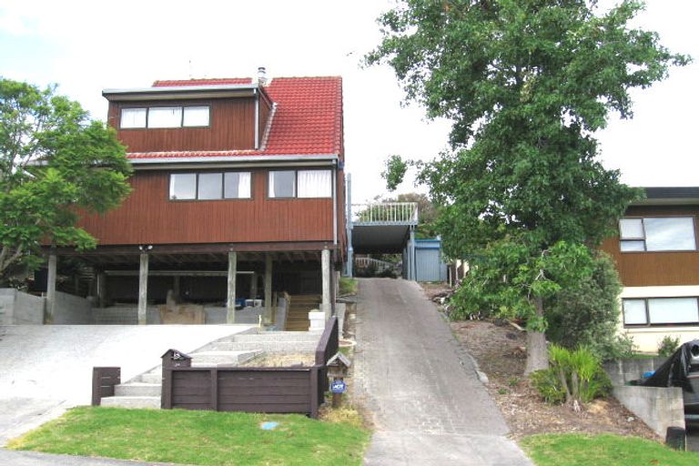 Photo of property in 1/3 Lynngate Place, Hillcrest, Auckland, 0627