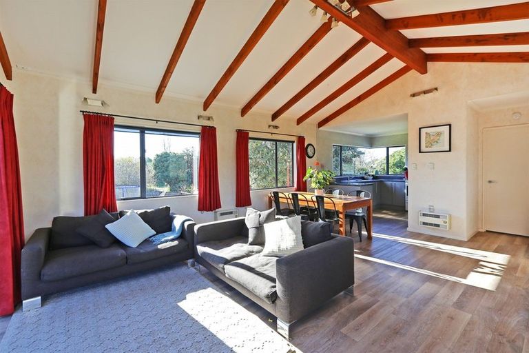 Photo of property in 32 Cedar Road, Te Awanga, 4102