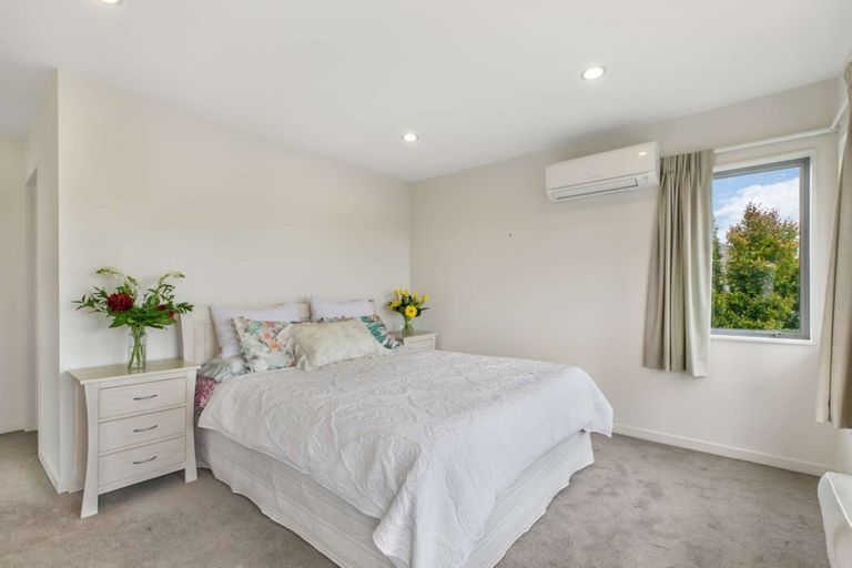 Photo of property in 2b St Clair Place, Browns Bay, Auckland, 0630