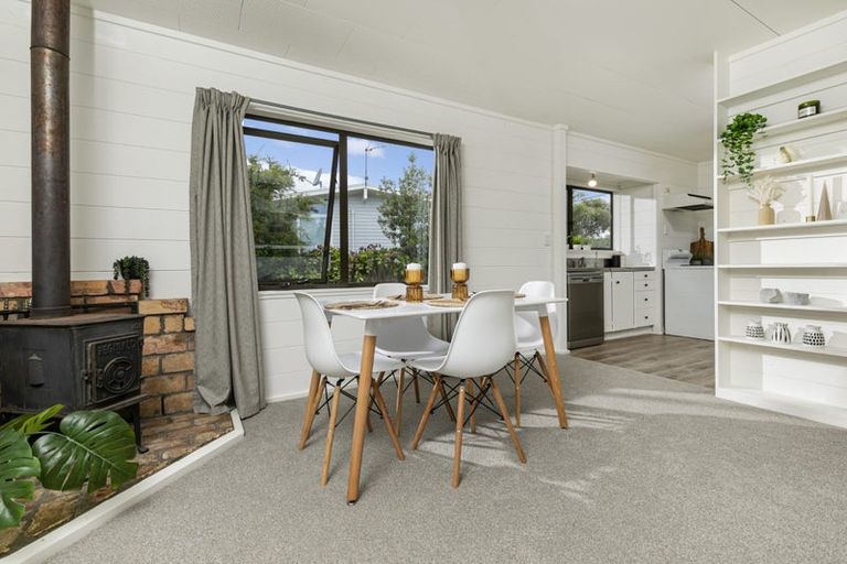 Photo of property in 2/248 Birkdale Road, Birkdale, Auckland, 0626