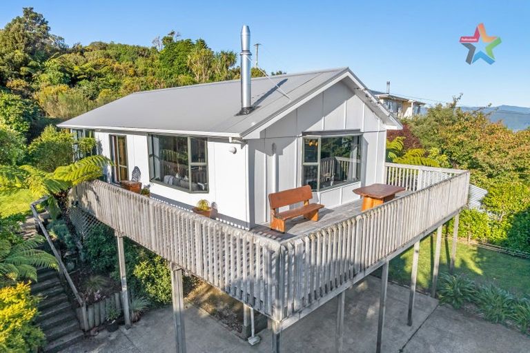 Photo of property in 24 Titiro Moana Road, Korokoro, Lower Hutt, 5012