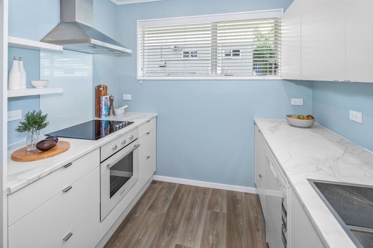 Photo of property in 7 Cyril Way, Paparangi, Wellington, 6037