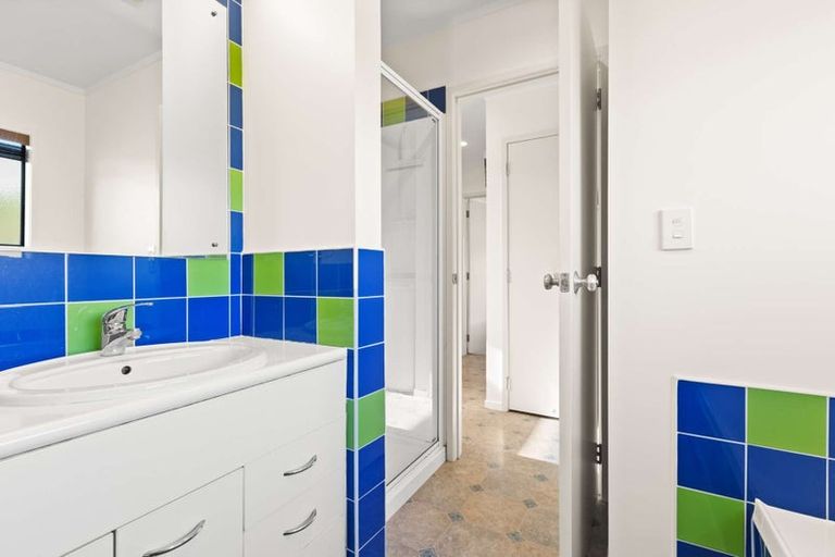 Photo of property in 26 Stratford Drive, Cable Bay, 0420