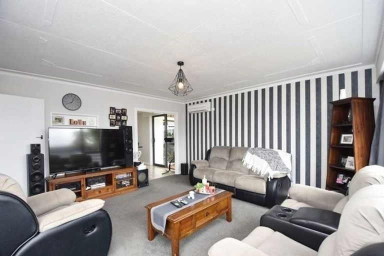 Photo of property in 9 Manapouri Street, Strathern, Invercargill, 9812