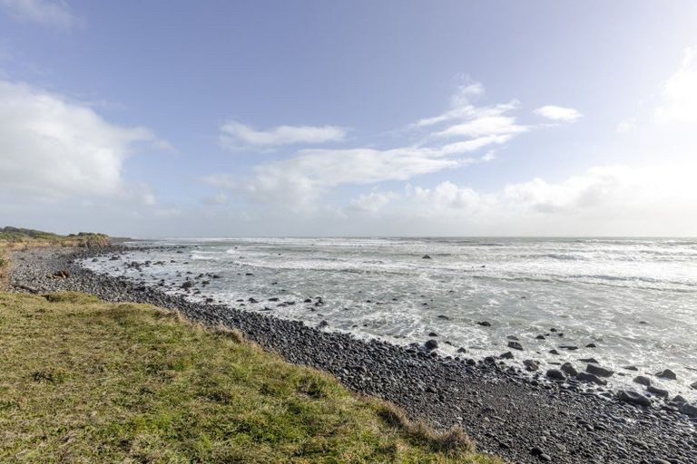 Photo of property in 428 Coast Road, Warea, New Plymouth, 4381