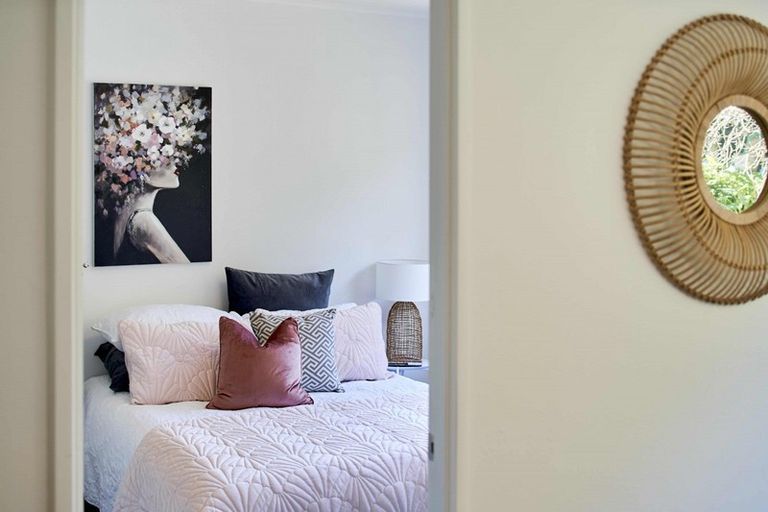 Photo of property in 1/24 Crieff Street, Northland, Wellington, 6012